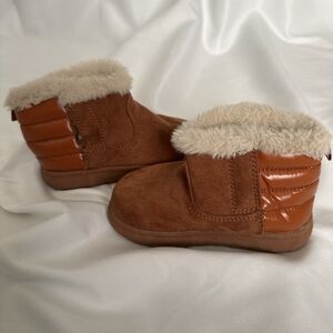 OshKosh B'gosh Cleopatra Tan Faux Fur Toddler Boots Size 8
